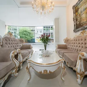adela-ho-chi-minh-city.hotelsvungtau.com/